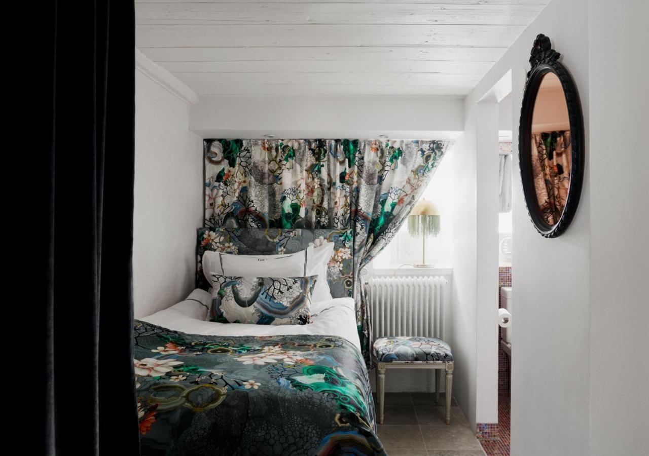 Goervaelns Slott Otel Jarfalla Oda fotoğraf